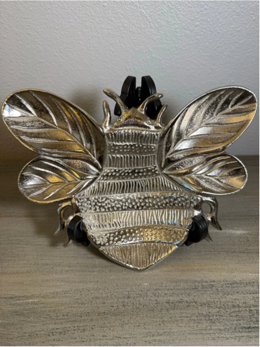 Culinary Concepts Large Silver Finish Bee Trinket Dish - Picture 1 of 5